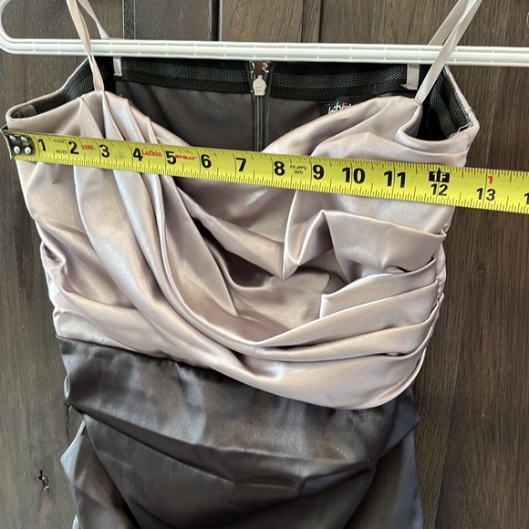 Le chateau size small strapless dress. Like new condition! - Picture 7 of 7